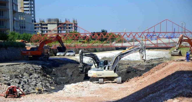 80 yıllık çamur tabakası kaldırılıyor