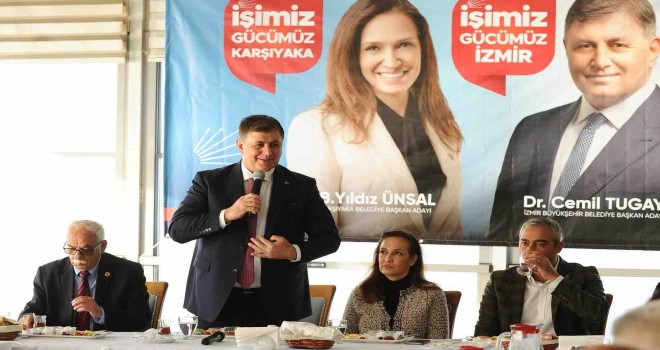 Cemil Tugay, Karşıyaka'da mahalle muhtarlarıyla bir araya geldi