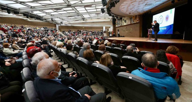 Karşıyaka'da 3. Yaş Üniversitesi yola çıktı