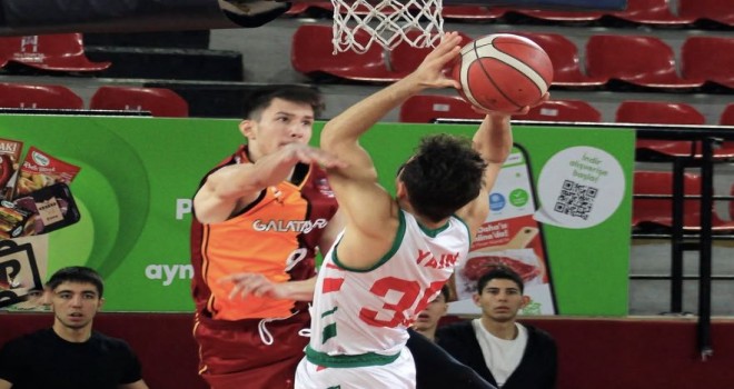 Karşıyaka'nın gençleri Galatasaray'ı eli boş yolladı