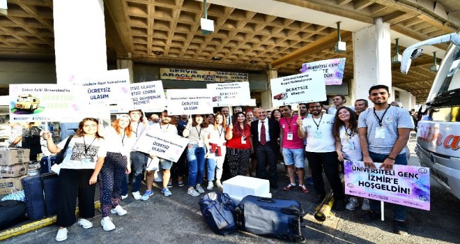 Üniversiteli gençleri Başkan Soyer karşıladı