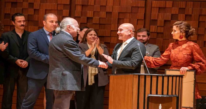 Yücel Erten’in 60’ıncı sanat yılı sürpriz bir geceyle kutlandı