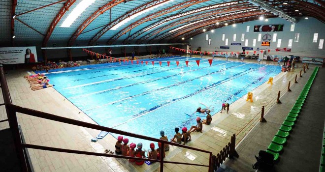 Karşıyaka Belediyesi Yüzme Havuzu yenilendi