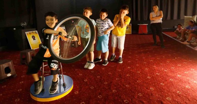 Yaz tatilinde Sancar Maruflu Bilim Merkezi’ne