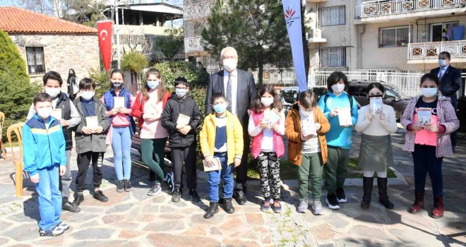 Karabağlar'da 7 yıldır eğitime tam destek