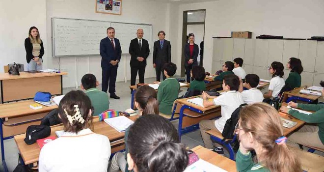 Depreme dayanıklı okul açıldı, depremzede öğrenciler de yerleşti