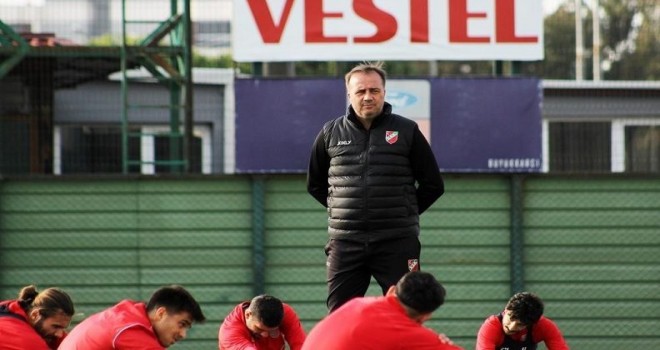 Karşıyaka'da Dinçel ile yollar ayrıldı