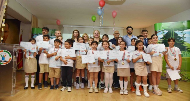 Minik kalemlerden büyük hayaller: ''Hayal Gücü Defteri'' okurlarıyla buluştu