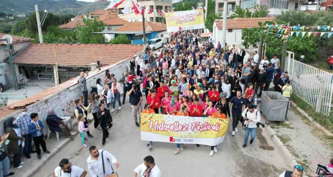 Bayraklı ‘baharı’ coşkuyla karşıladı