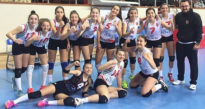 Karşıyakalı Küçük Kızlardan Dostluk gösterisi...