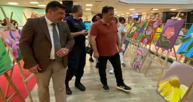 Rol Aktif Yetenek Kursu'ndan Türk Kızılay Karşıyaka Şube Başkanlığı'na bağış