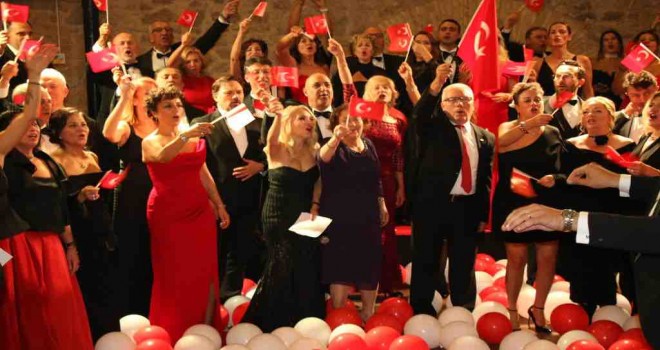 Rotary kulüpleri Cumhuriyet'i coşkuyla kutladı