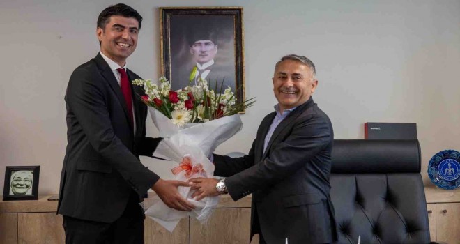 İZSU'da bayrak değişimi