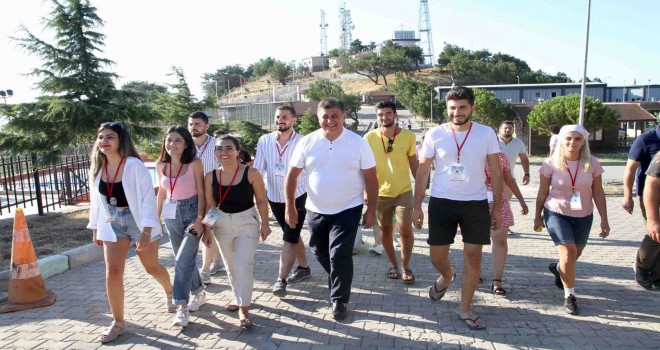 Başkan Tugay gençlerle deneyimlerini paylaştı