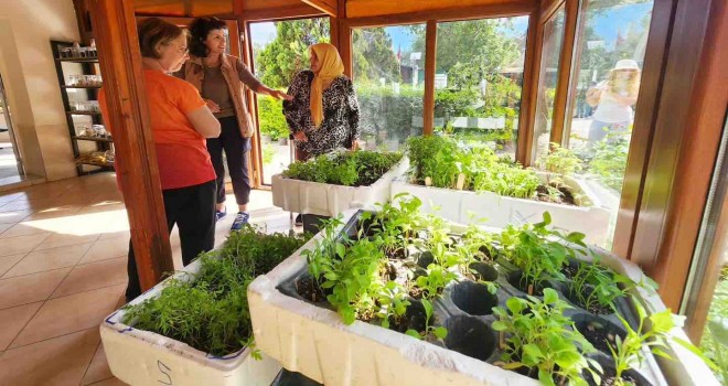 Karşıyaka’dan üretime 300 bin paket atalık tohum desteği