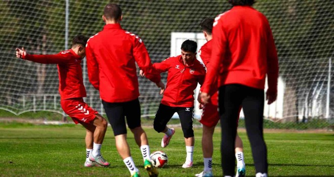 Karşıyaka, Alanya 1221 FK'yı konuk ediyor