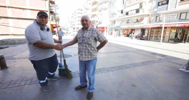 Sokakta bulduğu 15 bin lirayı sahibine teslim etti