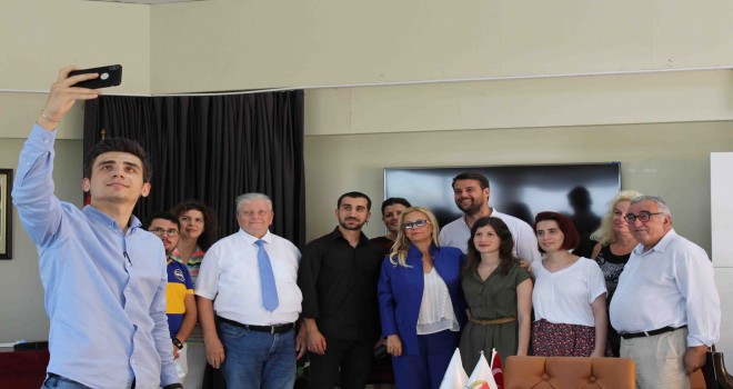 Dilek Gappi'den genç gazetecilere mesaj: Hedefe ve geleceğe bakın