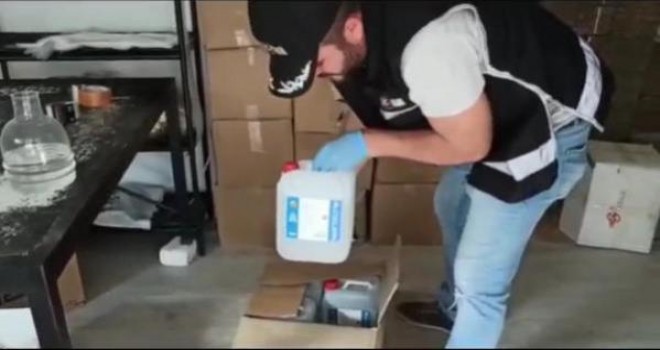 İzmir'de kaçakçılık operasyonları