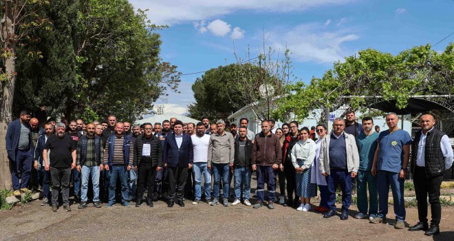 Başkan Kılıç, belediye personeli ile bayramlaştı