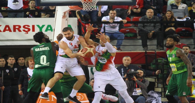 Pınar Karşıyaka 19 sayıdan yakalansa da Bursa'ya izin vermedi