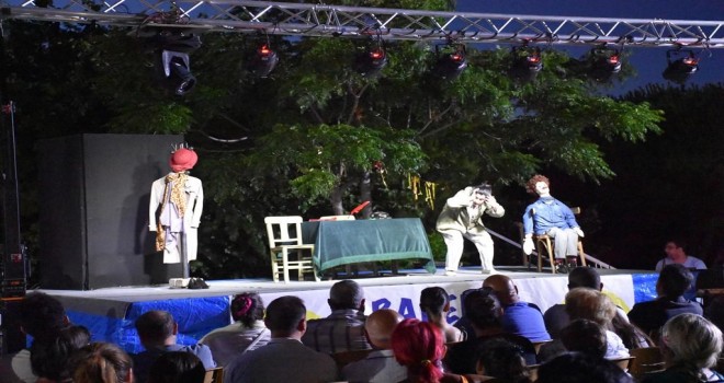 Tiyatro Bademli’de hayat buldu