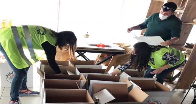 Karaburun'da belediye ve vatandaştan Ramazan imecesi