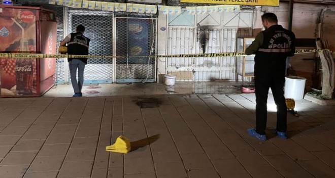 Karşıyaka'da iş yerine molotofkokteylli saldırı