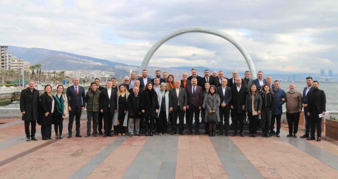 CHP İzmir, Karşıyaka'da buluştu