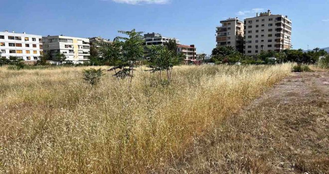 Karşıyaka taraftarları stat arazisini temizleyecek