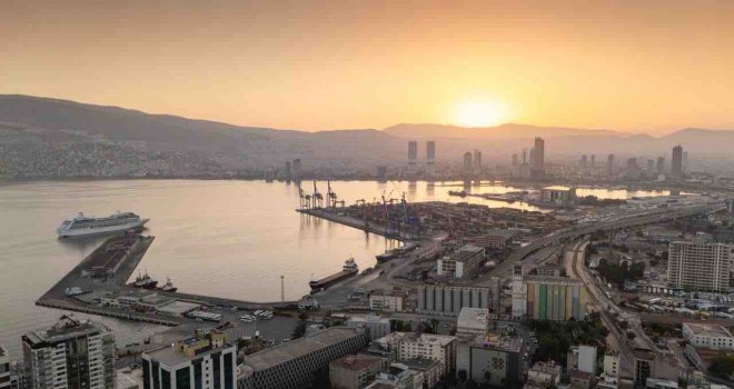 Moody’s, İzmir Büyükşehir Belediyesi’nin kredi notunu yükseltti