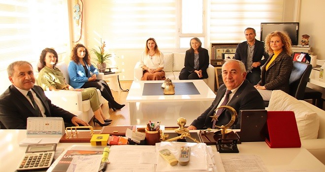 Kaymakam Demir Karşıyaka Halk Eğitim'i ziyaret etti