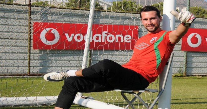 Karşıyaka, Necati ile anlaştı