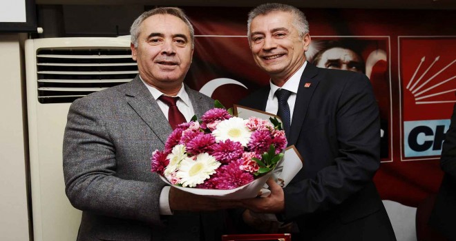 CHP Karşıyaka'da devir teslim töreni