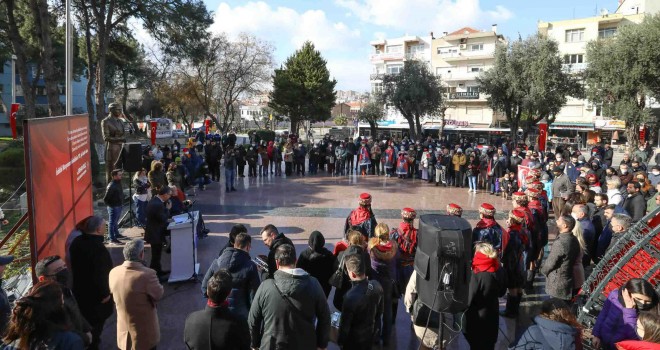 Buca İstiklal Marşı’nı hep birlikte okudu