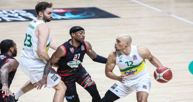 Pınar Karşıyaka Bursa'da ikinci yarı yokları oynadı