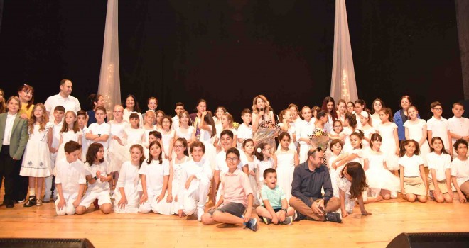 Usta sanatçılara taş çıkarttılar