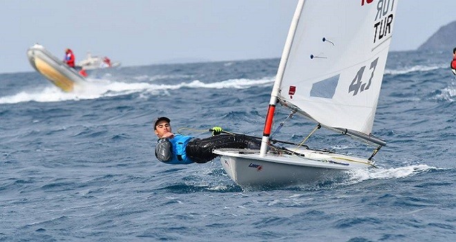 Yelkende ilk hafta en başarılı Karşıyakalı Deniz Altay oldu