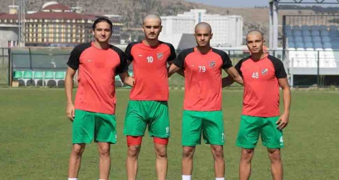 Karşıyaka'da 7 futbolcu sokağa çıkamayacak