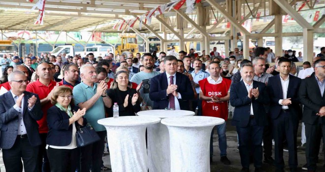 Karşıyaka Belediyesi'nde çifte bayram kutlaması