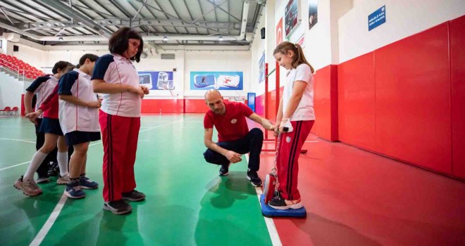 Sportif Yetenek Ölçüm ve Spora Yönlendirme Merkezi'nden 1346 genç yararlandı