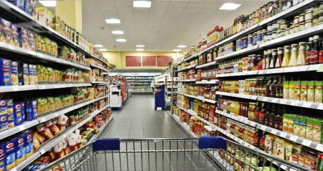 Karşıyaka'daki markette hırsızlık... Ispanağı da çaldılar...