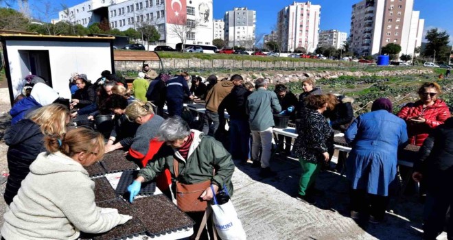 Bornova’da toprak kadınlarla canlanıyor