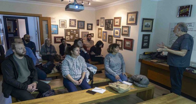 Karşıyaka'da müzede temel fotoğraf eğitimleri başladı