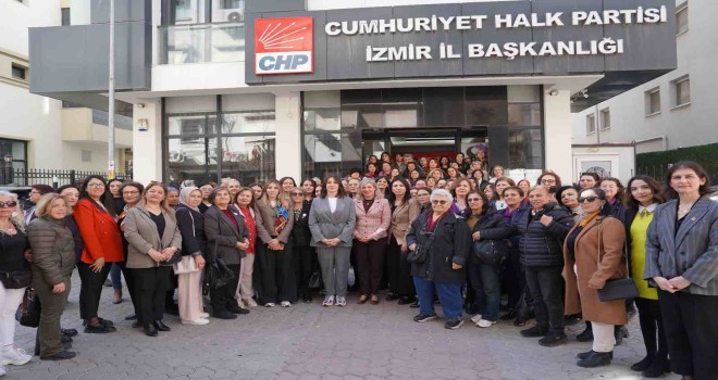 İzmir'de beş yüz kadın CHP'ye üye oldu