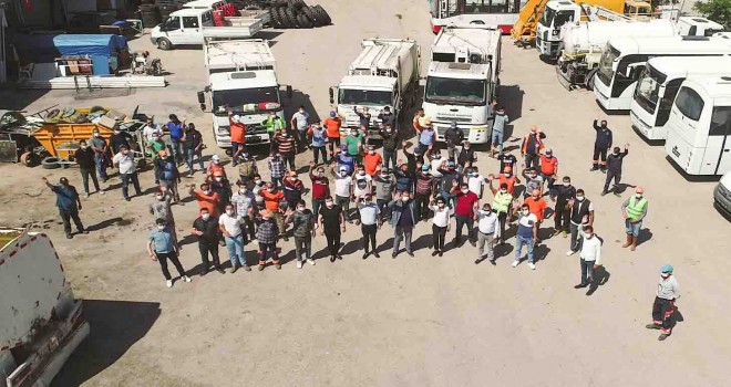 Seferihisar Belediyesi'nde bu ay ''Ayın personeli'' temizlik işleri ekibi