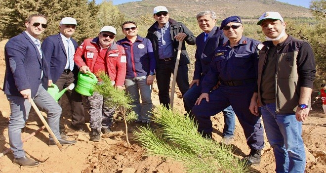 Türk Kızılay Karşıyaka Şubesi'nden Hatıra Ormanı