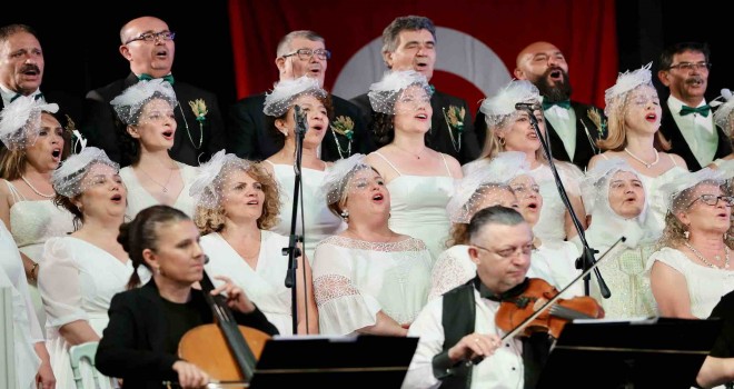 Yeşilçam nağmeleri Aliağalıları mest etti