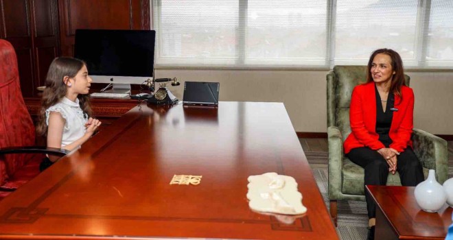 Karşıyaka’nın çocuk başkanınından park ve barınak isteği...