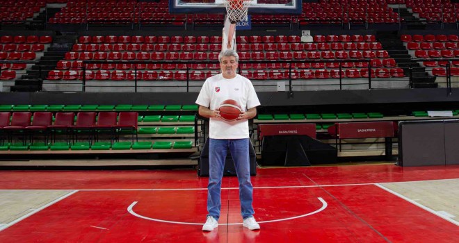 Karşıyaka'da dümene Faruk Beşok geçti